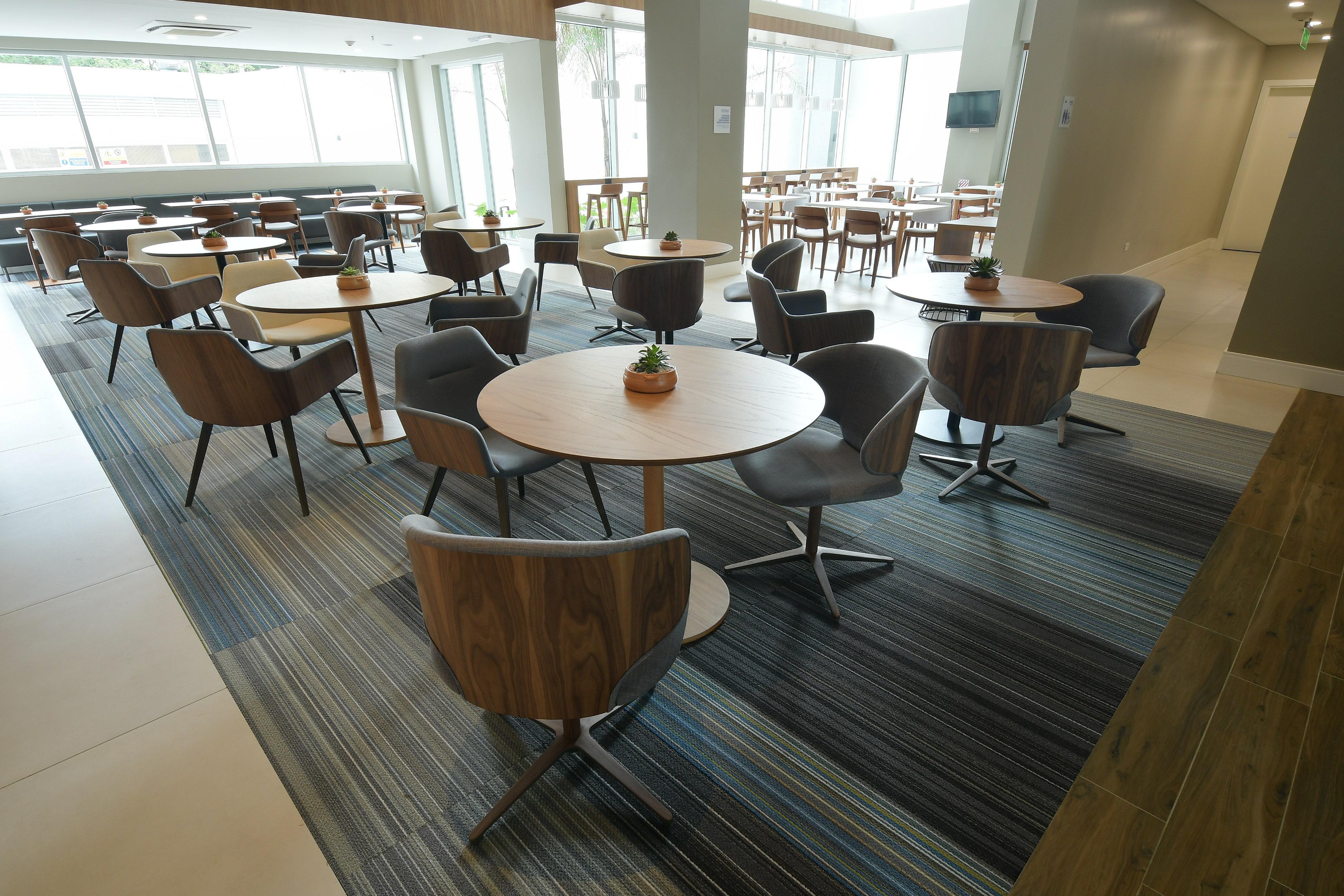 Holiday Inn Express Asuncion Aviadores By Ihg Exterior photo