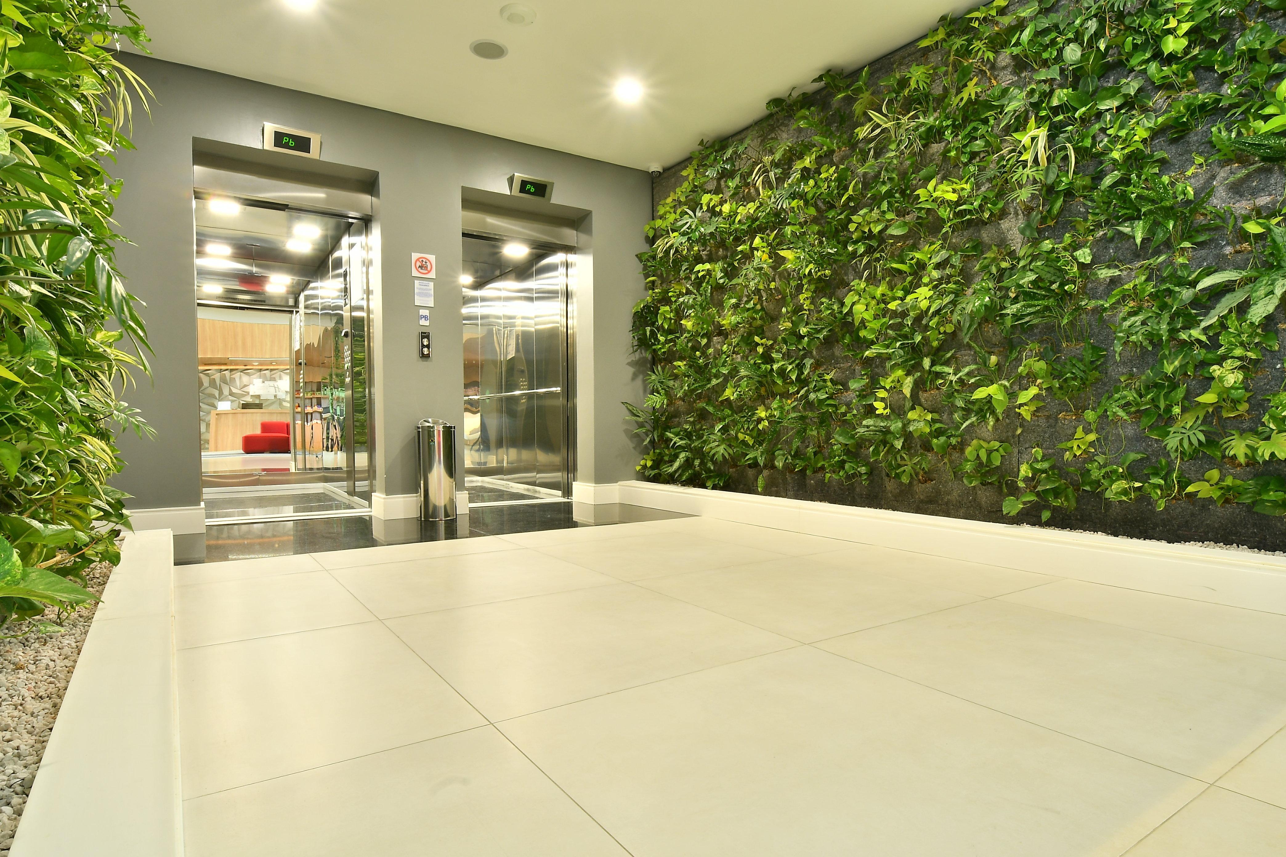 Holiday Inn Express Asuncion Aviadores By Ihg Exterior photo