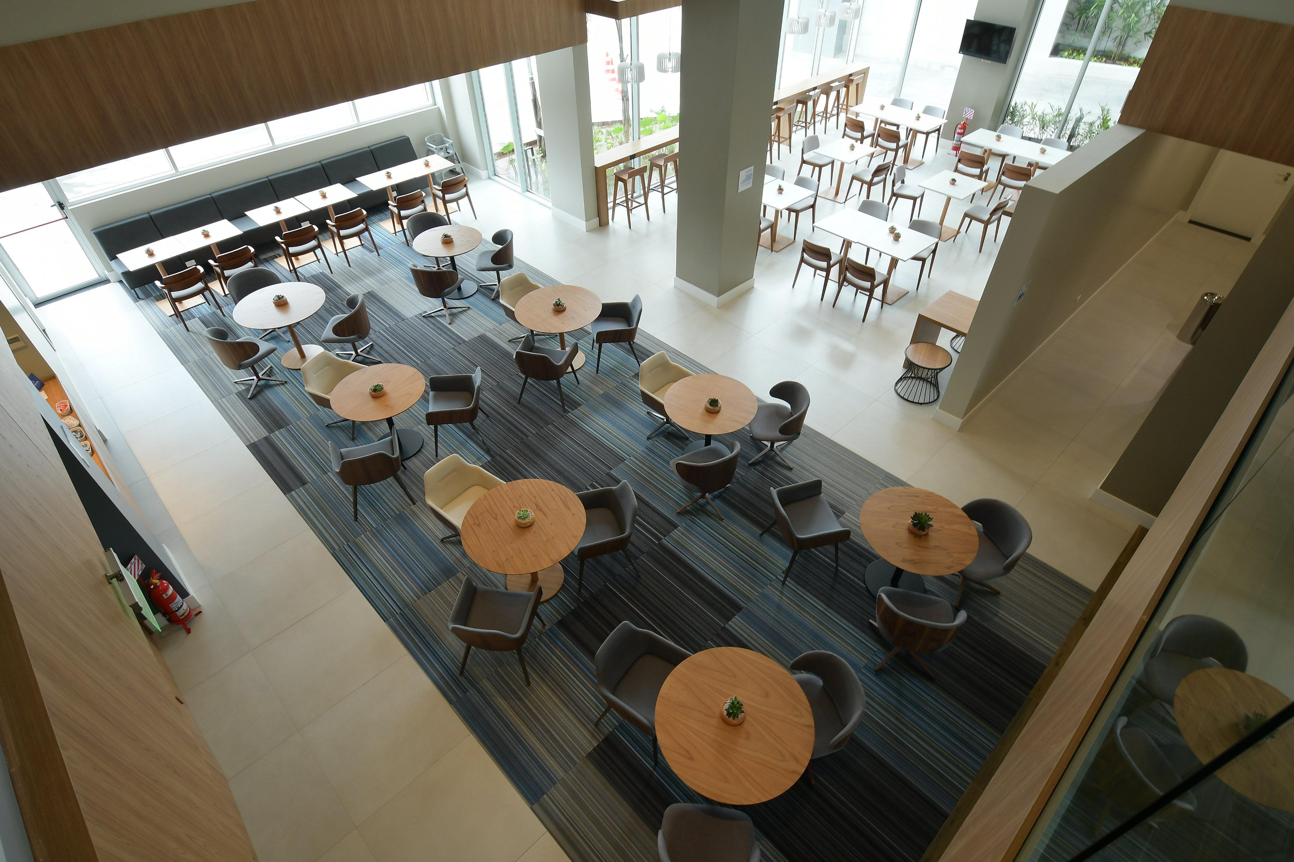 Holiday Inn Express Asuncion Aviadores By Ihg Exterior photo