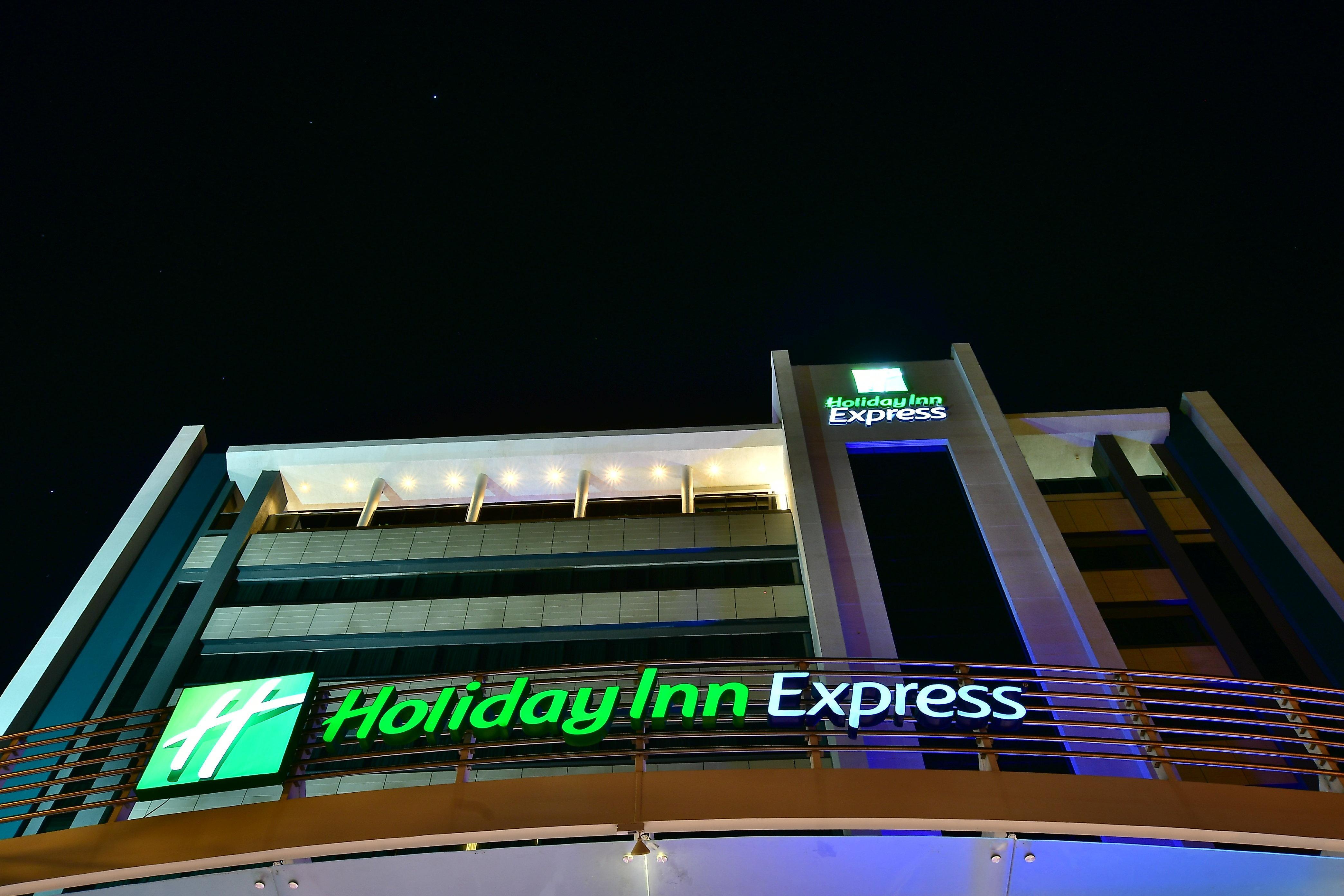 Holiday Inn Express Asuncion Aviadores By Ihg Exterior photo