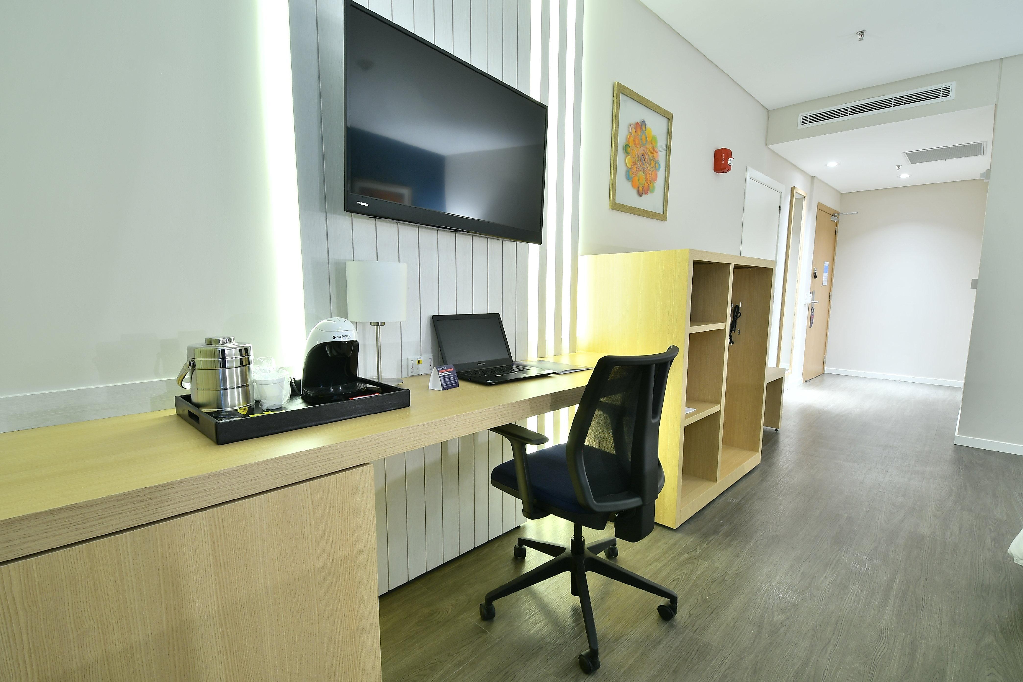 Holiday Inn Express Asuncion Aviadores By Ihg Exterior photo