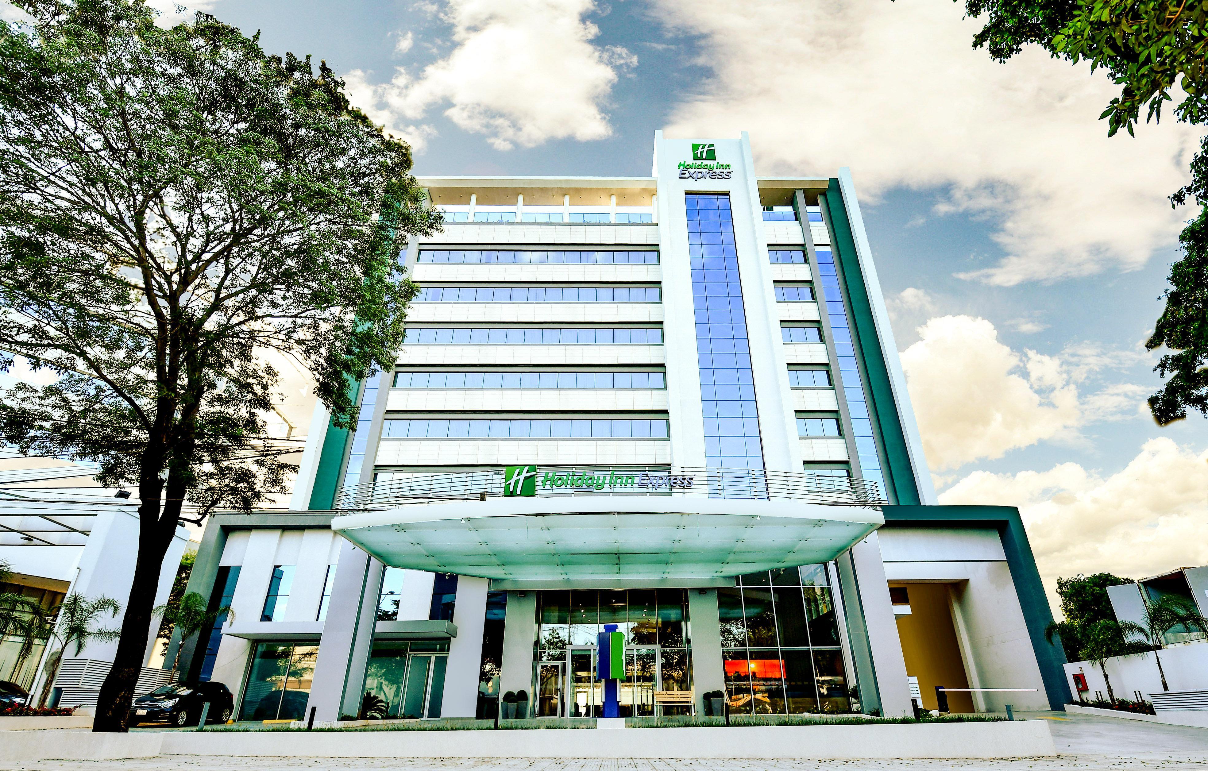 Holiday Inn Express Asuncion Aviadores By Ihg Exterior photo