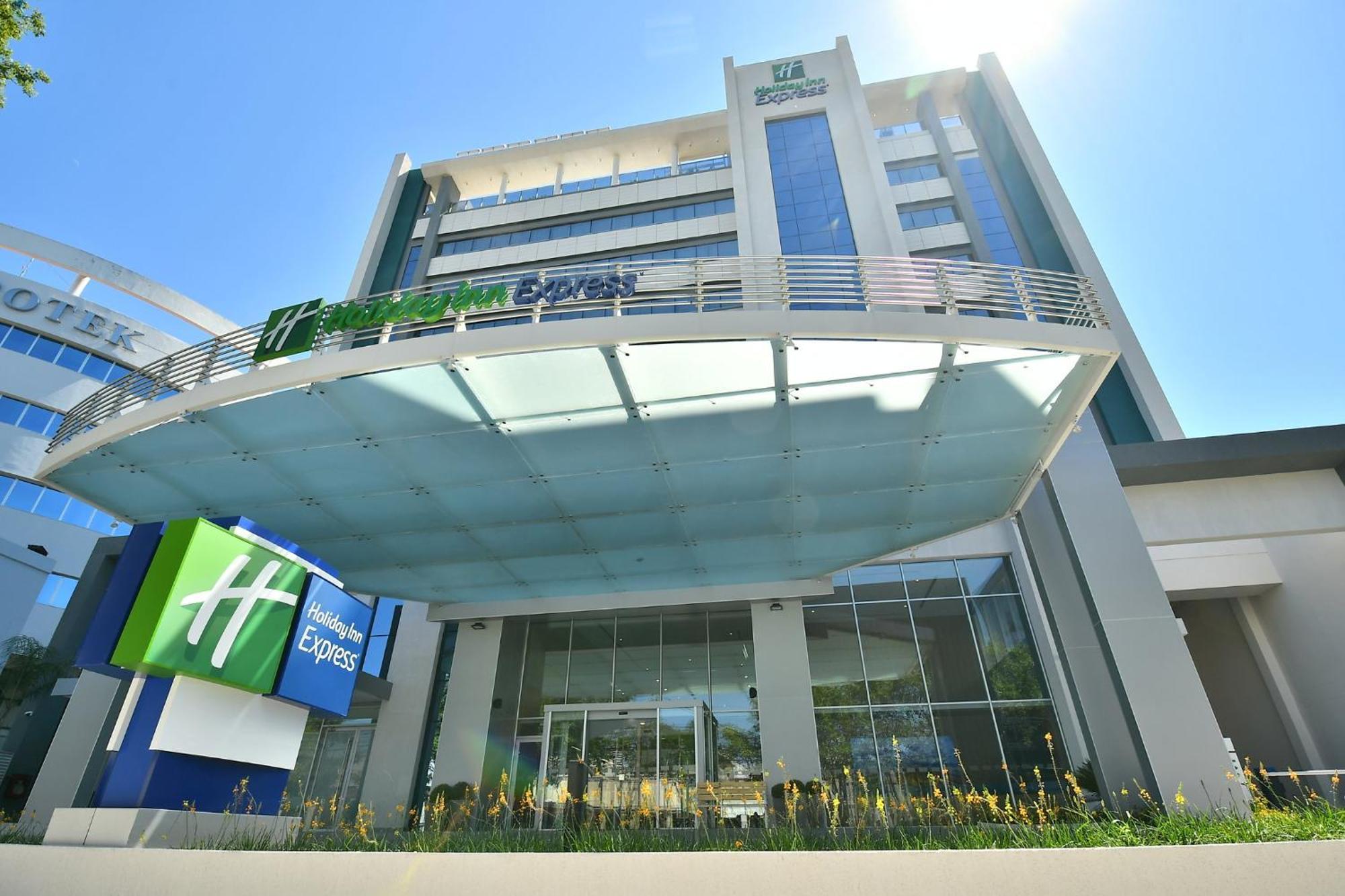 Holiday Inn Express Asuncion Aviadores By Ihg Exterior photo