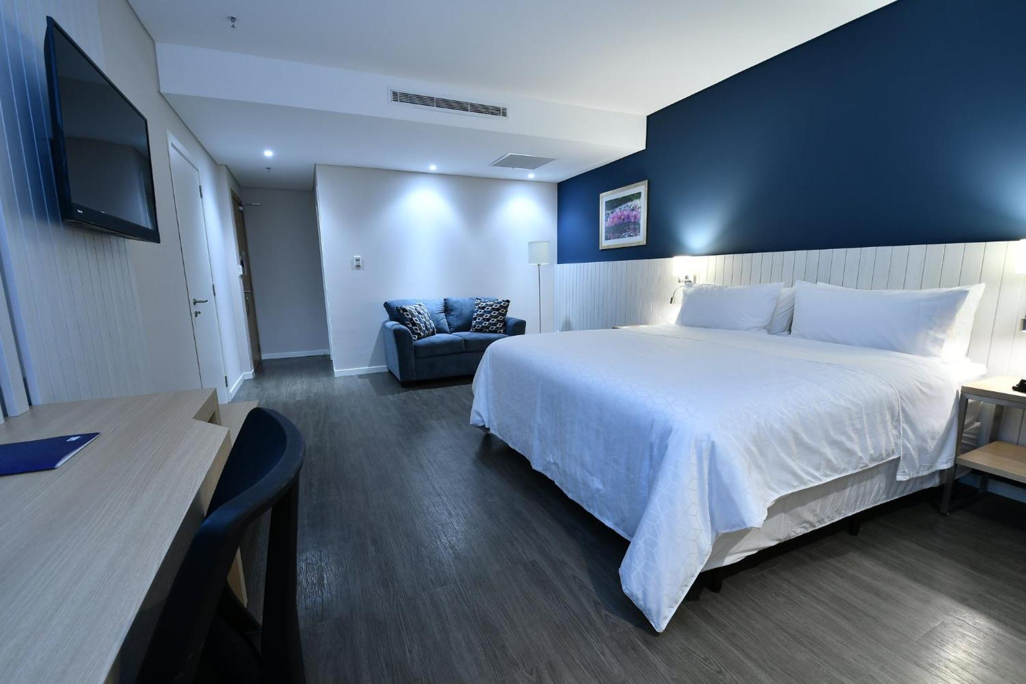 Holiday Inn Express Asuncion Aviadores By Ihg Exterior photo