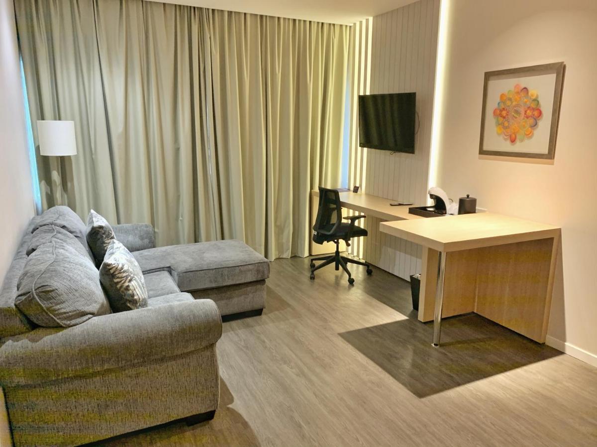 Holiday Inn Express Asuncion Aviadores By Ihg Exterior photo